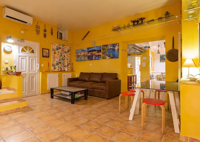 Sharehouse -Room-Hostel-Backpackers La Girelle
