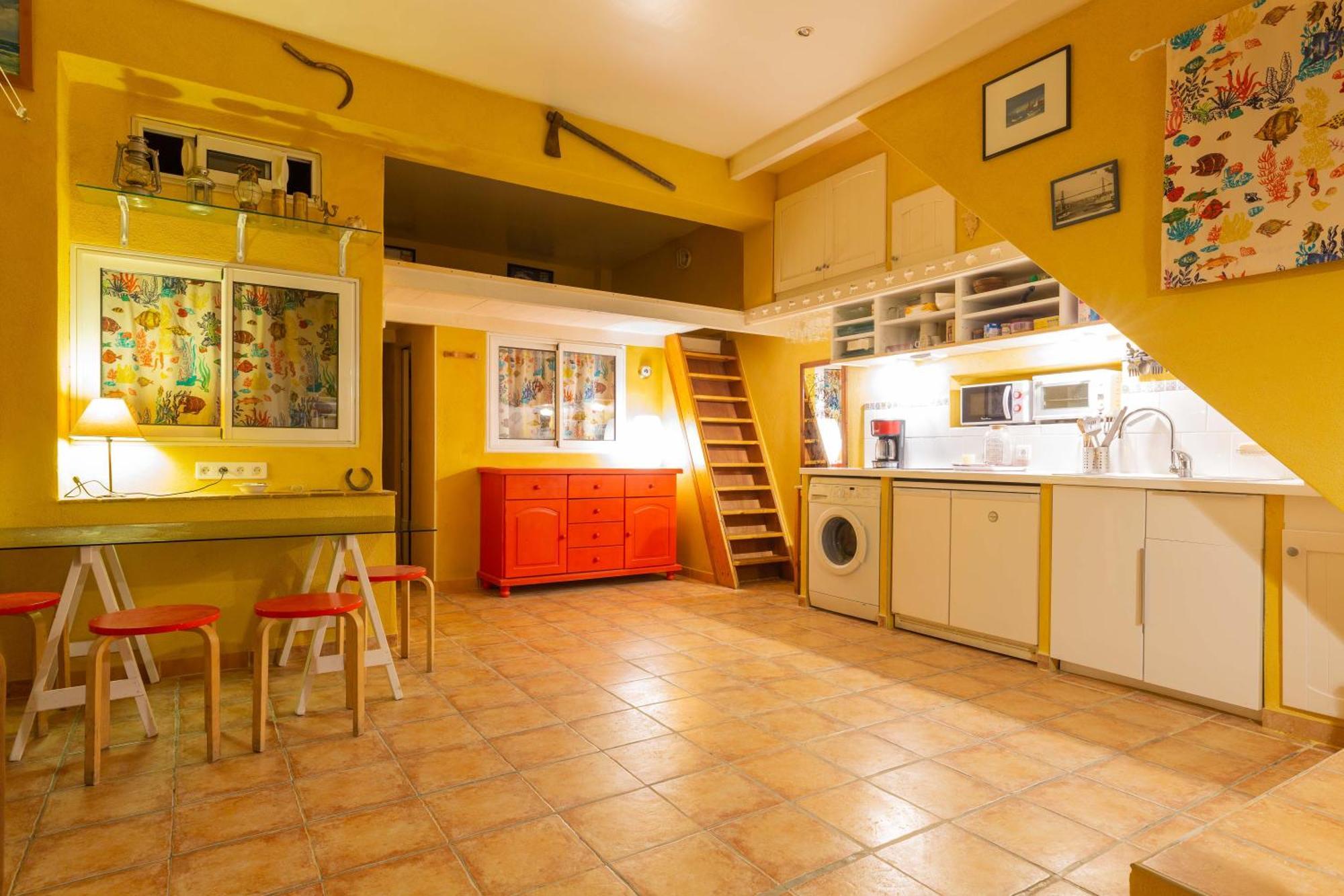 Sharehouse -room-hostel-backpackers La Girelle Appartamento