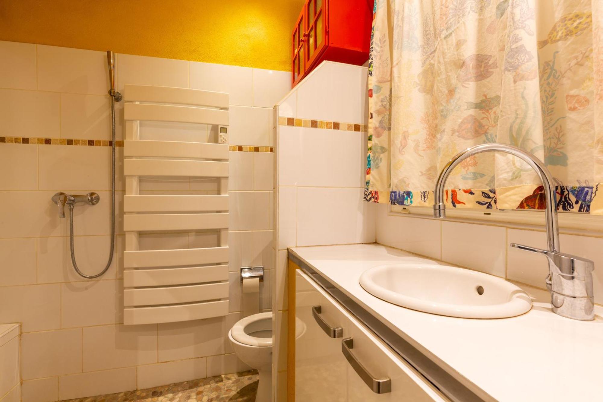 Sharehouse -room-hostel-backpackers La Girelle Appartamento